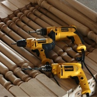 Дрель DeWALT DWD014S 550Вт 10мм БЗП Арт. DWD014S-QS