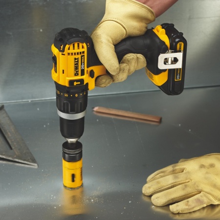 Дрель акк уд DeWALT DCD785C2 18V*1.5Ah Li-ion 60Нм БЗП подсвет. 2акк. Арт. DCD785C2-QW