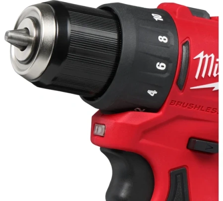 Аккумуляторная дрель-шуруповерт Milwaukee M12 BLDDRC-202C