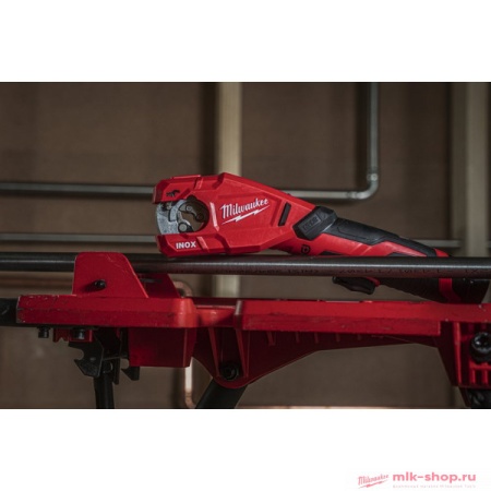 Аккумуляторный труборез для нержавеющей стали Milwaukee M12 PCSS-0 Арт. 4933479241