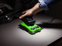 Аккумулятор Greenworks G24B4+, 24v, li-ion, 4 А·ч, с функцией Powerbank 2xUSB-C 65 Вт, пиковый ток 55А