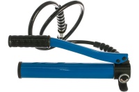 Помпа гидрав. ручная КВТ ПМР-7003 1.3м 0.3л 700Бар кейс Арт. ПМР-7003