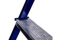 Стремянка металл. 4 ступ. 82см облегченная Алюмет Арт. М8304