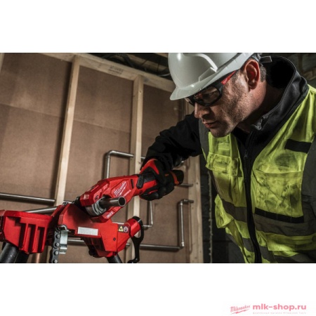 Аккумуляторный труборез для нержавеющей стали Milwaukee M12 PCSS-0 Арт. 4933479241