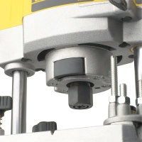 Фрезер DeWALT DW615 900Вт 8мм 55мм 8000-24000об/мин пл. пуск Арт. DW615-QS