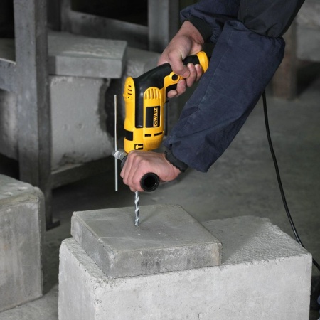 Дрель уд. DeWALT DWD 024 750Вт 13мм ЗВП Арт. DWD024-KS