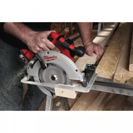 Аккумуляторная циркулярная пила Milwaukee M18 BLCS66-502X Арт. 4933464590