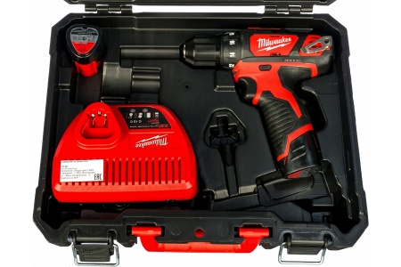 Дрель-шуруповерт акк MILWAUKEE M12 BDD-202C 12V*2Ah 30Нм Арт. 4933441915