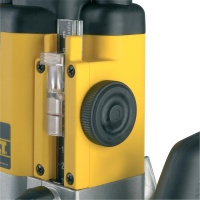 Фрезер DeWALT DW625E 2.0кВт 12.7мм 80мм 8000-20000об/мин пл. пуск Арт. DW625E-QS