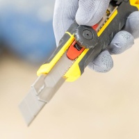 Нож 25мм винтовой зажим FMHT10330-0 Stanley Арт. FMHT10330-0