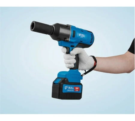 Гайковерт акк. уд. BULL SC 1801 в чем. XLTpro БЕСЩЕТ., 18 В, 1000 Н*м, 3/4", 1х6 А*ч, з/у 4 А Арт. 0329177