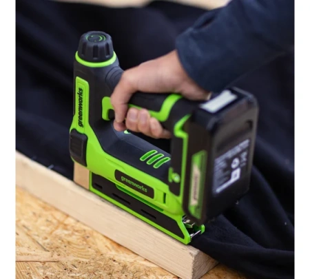  Гвозде/Скобозабиватель GREENWORKS G24CS10, 24V, 60 уд/мин