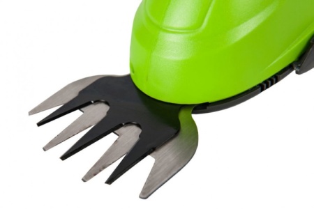 Садовые ножницы кусторез Greenworks G3,6GS, 3.6v, встроенный АКБ 2 А·ч и ЗУ (аккумуляторные, штанга)