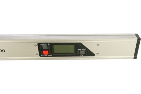 Уровень цифровой Elitech 80см, магнит,  0.2гр Арт. 2210.001400