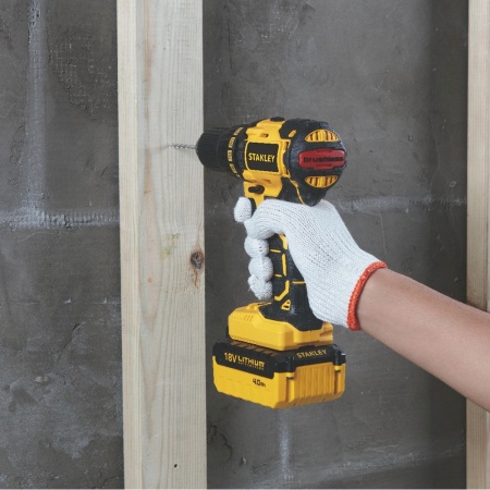 Дрель-шуруповерт акк Stanley SBD201M2K 18V*4Ah Li-ion 55Нм безщет дв Арт. SBD201M2K-RU