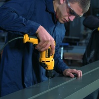 Дрель DeWALT DWD112S 701Вт 10мм БЗП Арт. DWD112S-KS