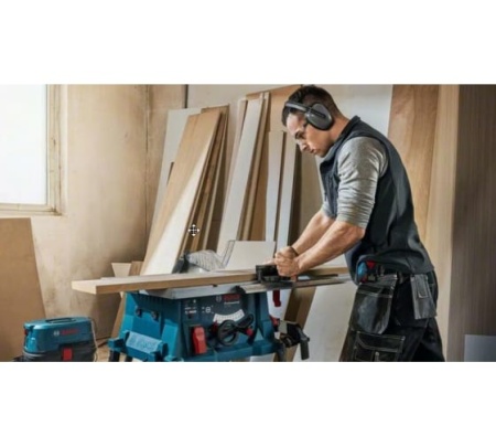 Стол распиловочный BOSCH GTS 254 1800Вт 555х555мм  диск 254мм 80мм глубина пропила Арт. 0601B45000